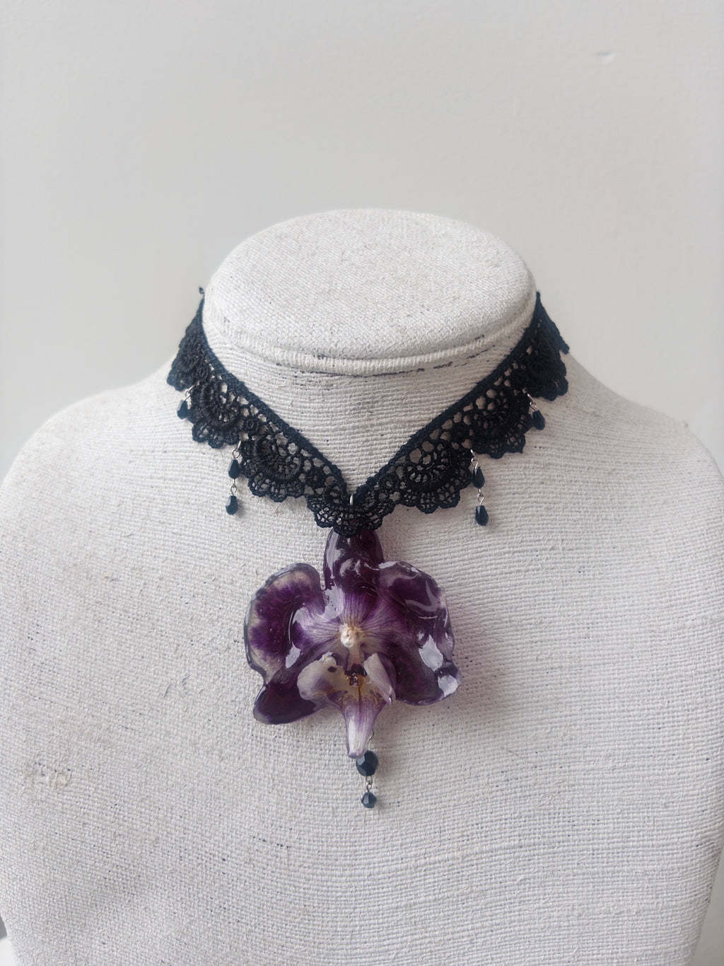 Orchid Choker