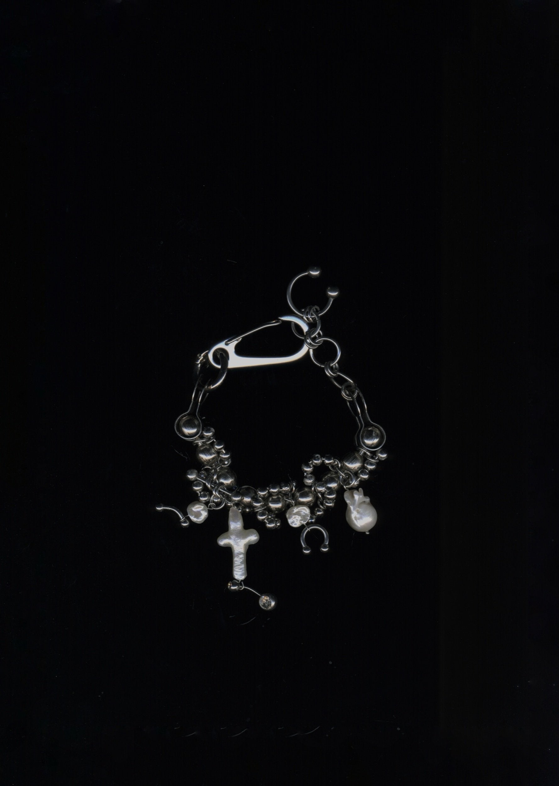 _lLuViaAhh.: bracelet
