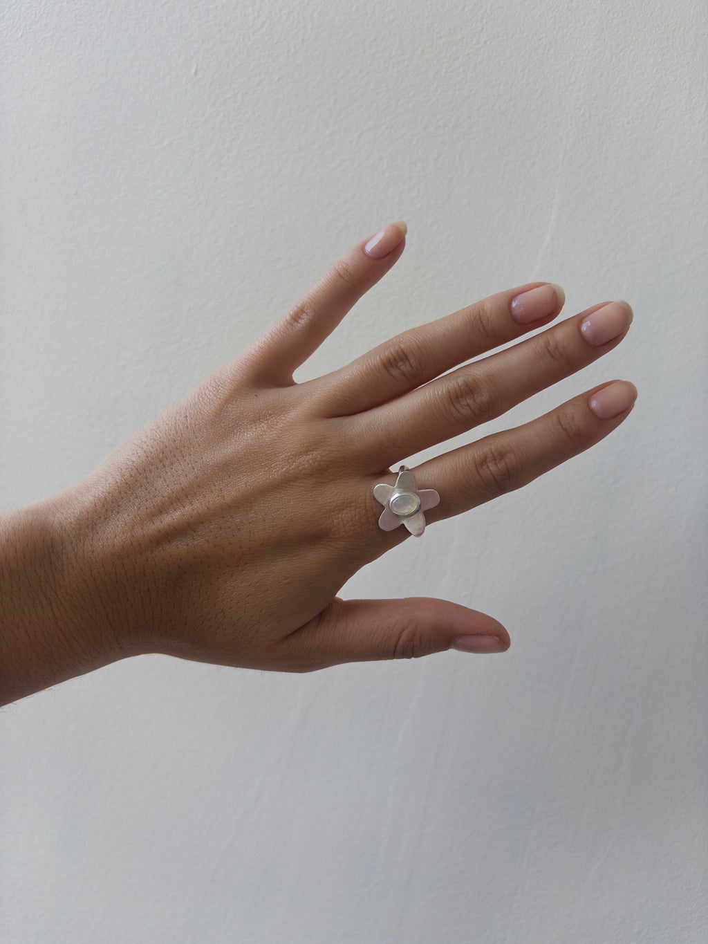 Mother of Pearl Flower Ring